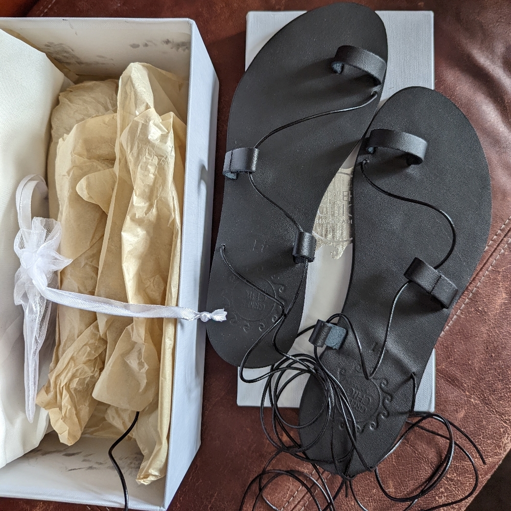 Greek chic sandals - Picture 2 of 4